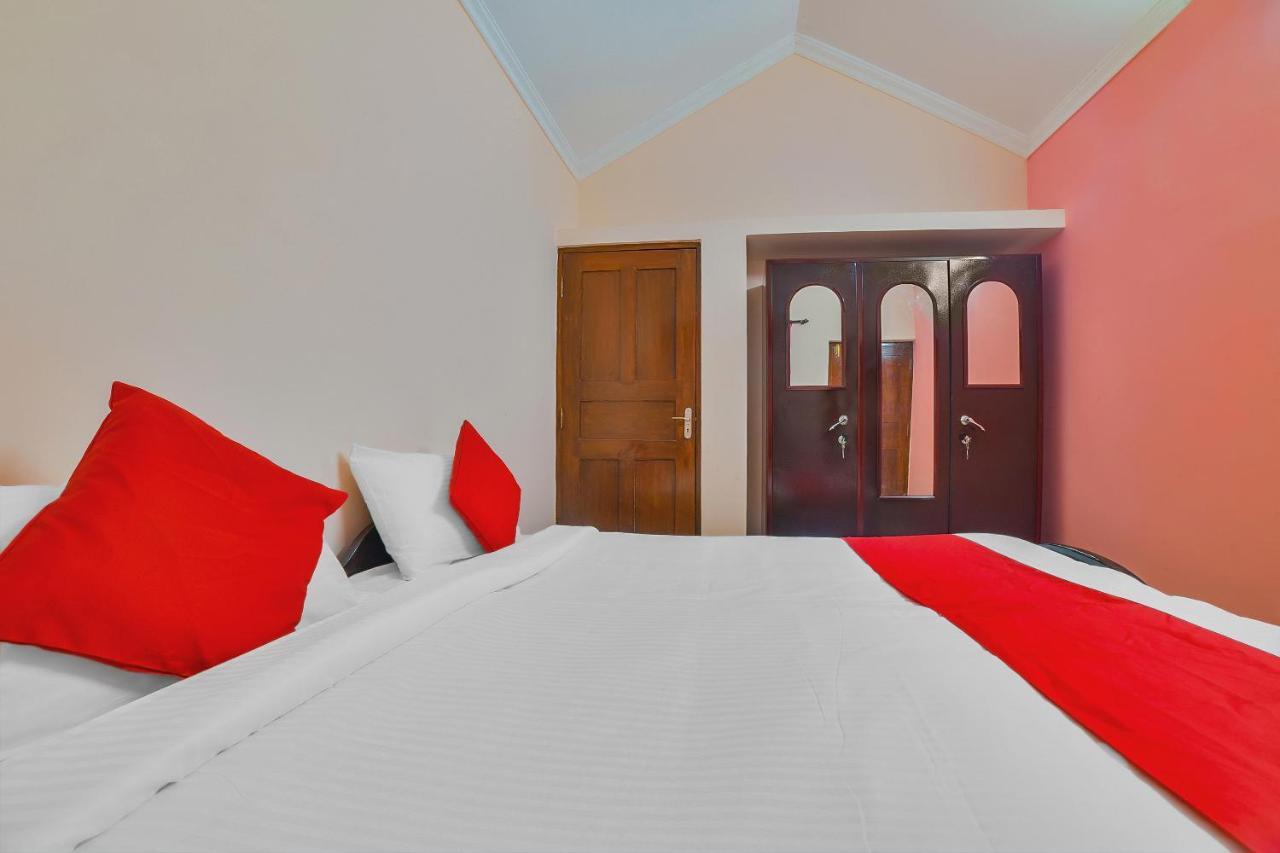 Colva Beach Side Apartment Esterno foto